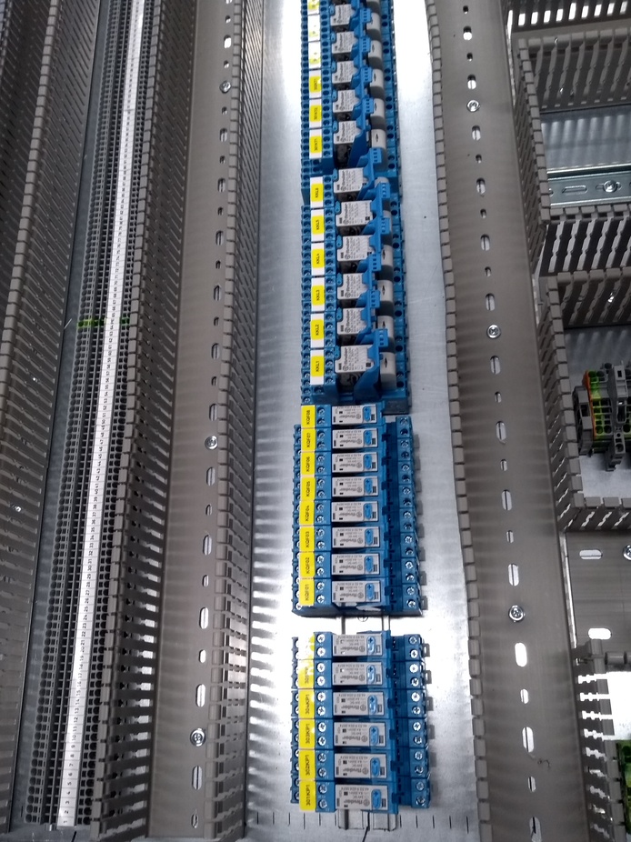 rozdzielnia, przekażniki